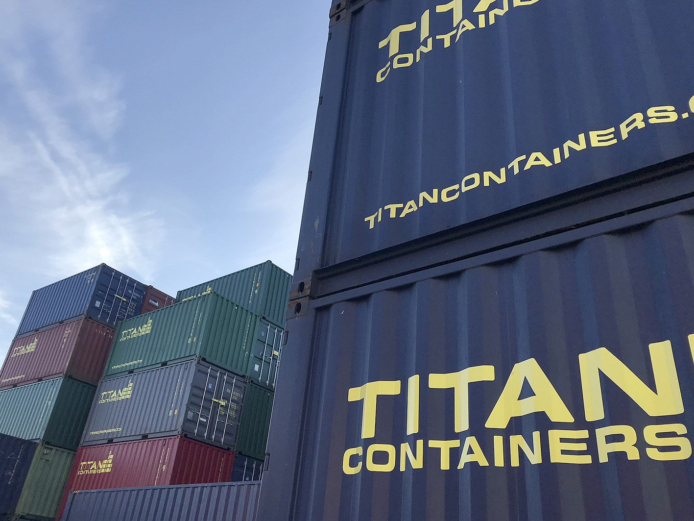 KIRK KAPITAL ACQUIRES 30% OF TITAN CONTAINERS AS1